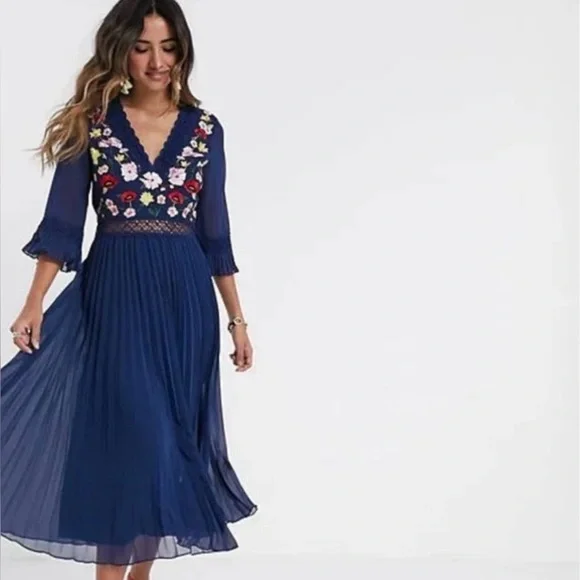 NWT ASOS DESIGN Lace Insert Pleated Midi Dress With Floral Embroidery - Size 6 - Picture 2 of 15
